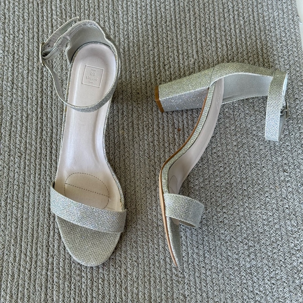 DB Studio Arya Silver Sparkle Block Heel Ankle Strap Dressy Heels Sandals 8.5 - Picture 5 of 15